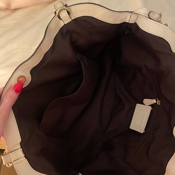 White Coach Purse - Picture 4 of 4